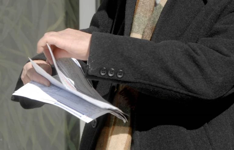 Ηράκλειο: Άνοιξε τον λογαριασμό του νερού και της κόπηκαν τα γόνατα – Η πρώτη κίνηση της γυναίκας